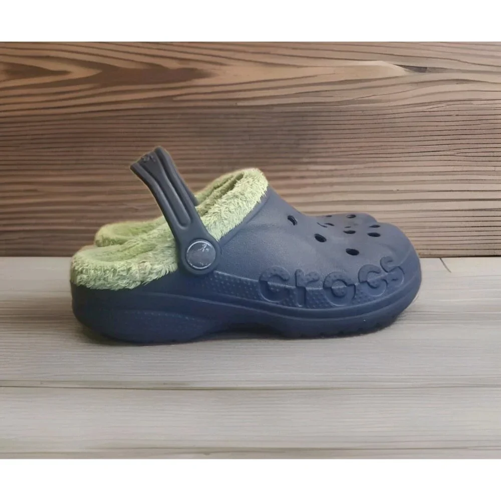 Crocs Fur Lined Clogs Slip On Shoes Youth‎ Size 12/13 Blue